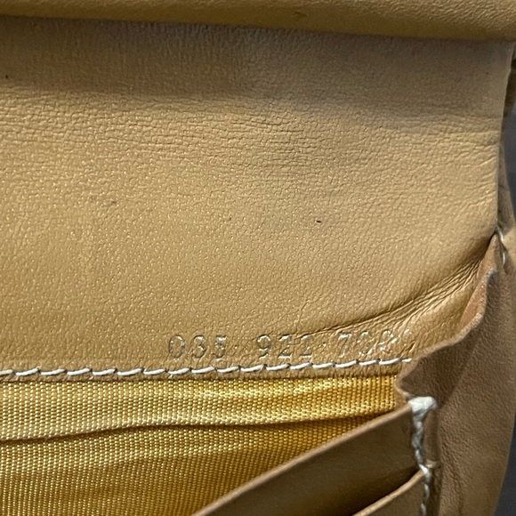 Vintage Gucci billfold wallet - Picture 10 of 10